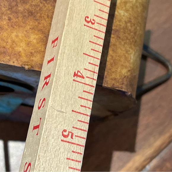 - Metal Yard Art Rustic Travel Trailer w/ wings hanging bird feeder Outdoor‎ - Picture 9 of 10